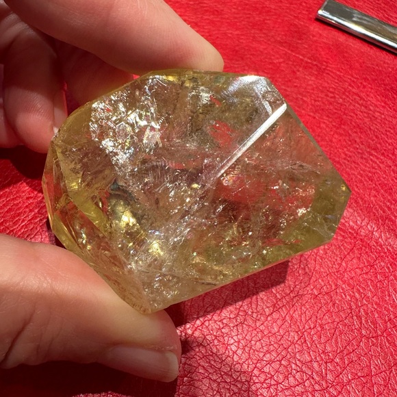 Natural gemstone crystal Citrine with natural rainbows. - Picture 6 of 7
